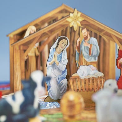 Nativity Scene - with 25 Stand-Up Pieces