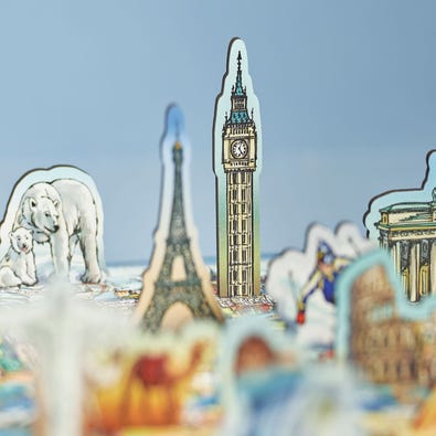 Wonderful World Map - With 36 Stand-Up Pieces